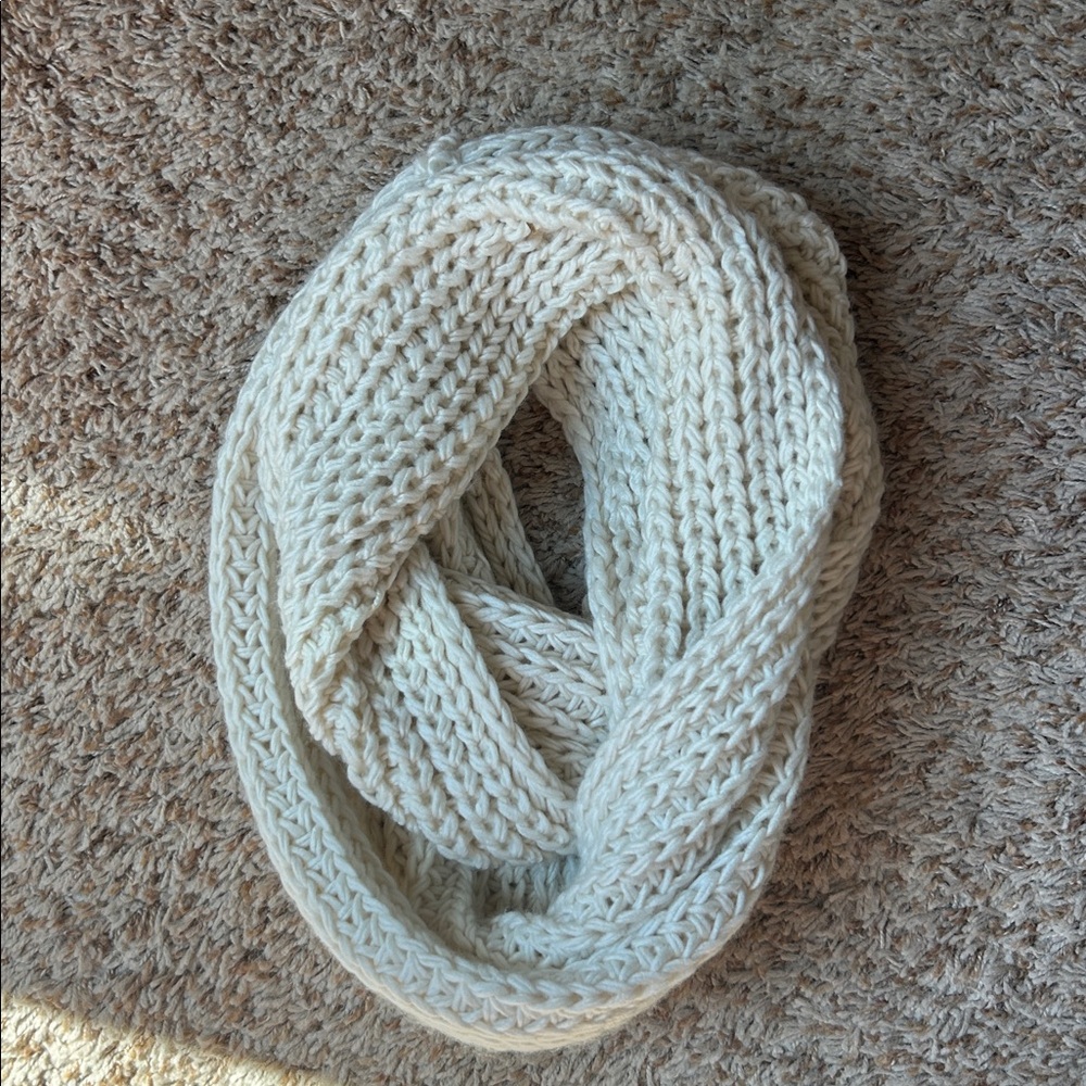 Cream Knitted Infinity Scarf LA Hearts